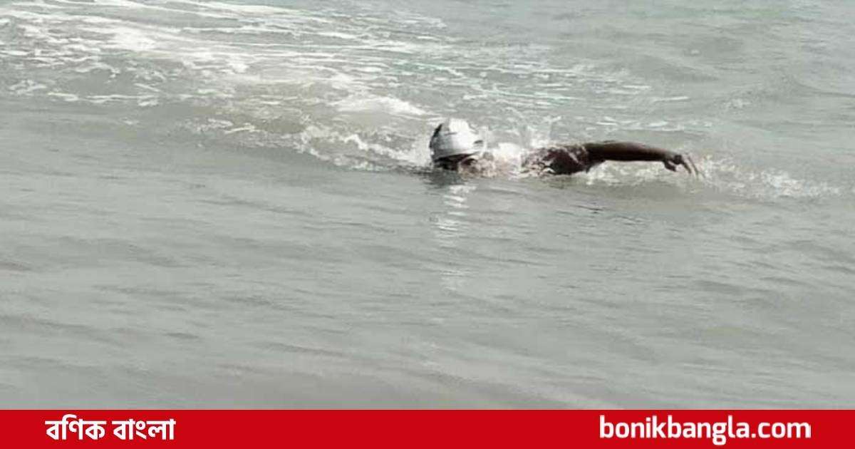 বাংলা চ্যানেলে নাসরিনের ‘ডাবল সাঁতার’